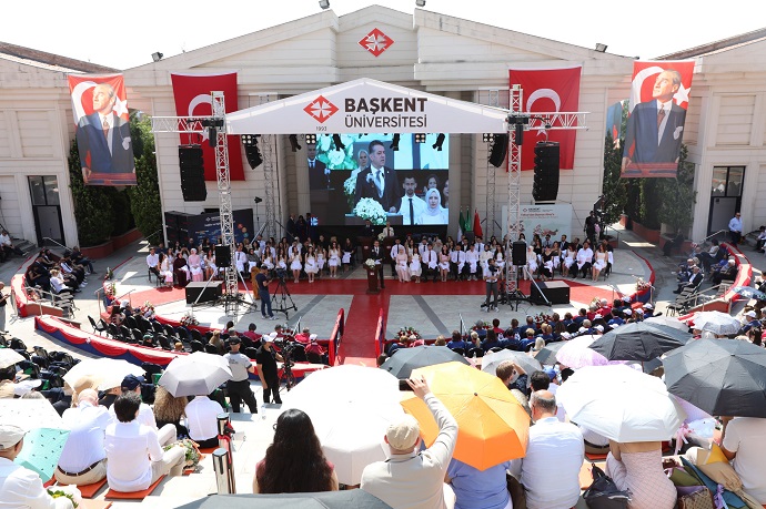 Başkent Üniversitesi Eczacılık Fakültesi 2025-2026 Akademik Yılı Mezuniyet Törenine Katılım