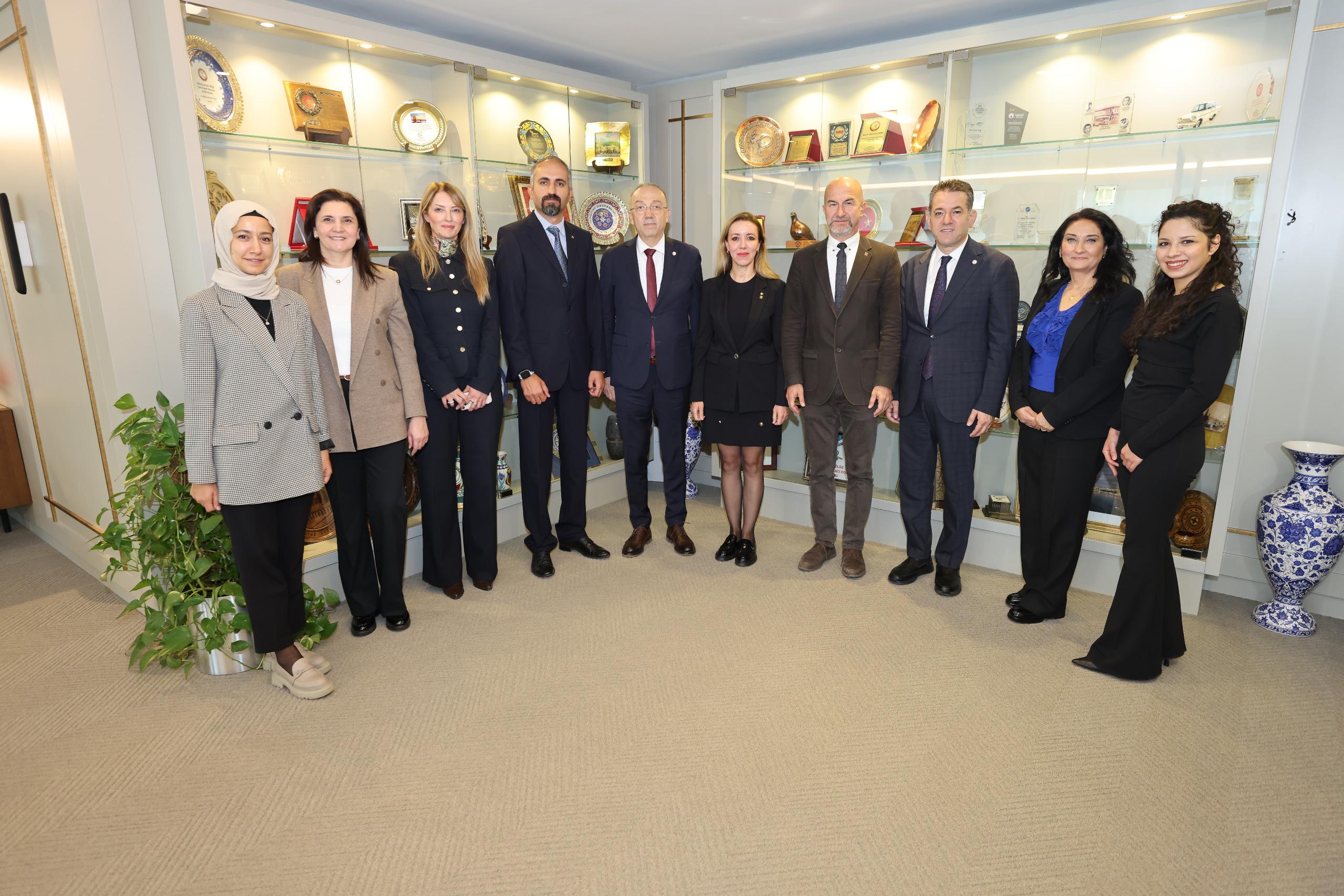İstanbul Eczacılar Kooperatifi Yönetimi Birliğimizi Ziyaret Etti